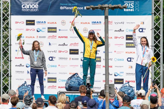 Martina Satkova (CZE), Nuria Vilarrubla (ESP) Jessica Fox (AUS) bei ICF CANOE SLALOM WORLD CUP, Kanusport, Frauen, Canadier, 2026, am 13.06.2026 in Augsburg, Eiskanal. Bayern Deutschland