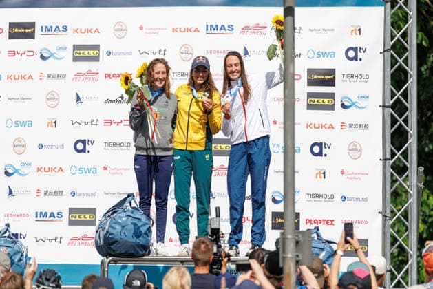 Martina Satkova (CZE), Nuria Vilarrubla (ESP) Jessica Fox (AUS) bei ICF CANOE SLALOM WORLD CUP, Kanusport, Frauen, Canadier, 2026, am 13.06.2026 in Augsburg, Eiskanal. Bayern Deutschland