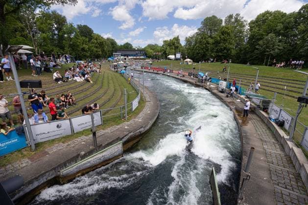 Der Eiskanal Augsburg, Übersicht, Blick in Richtung Norden; ICF Kanu Slalom Weltcup 2026 Eiskanal Augsburg