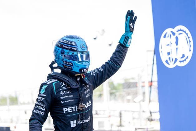 ESP, MSC Cruises Grand Prix von Barcelona-Katalonien, Qualifying Day, Formel 1 Weltmeisterschaft Saison 2026 13.06.2026, Circuit de Barcelona Catalunya, Barcelona, ESP, MSC Cruises Grand Prix von Barcelona-Katalonien, Qualifying Day, Formel 1 Weltmeisterschaft Saison 2026, George Russell (Mercedes-AMG Petronas F1 Team, Großbritannien, 63) winkt den Fans nach dem gewonnenen Qualifying