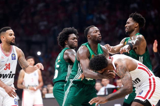 Olympiacos Piraeus v Panathinaikos - Greek Basketball League PIRAEUS, GREECE - JUNE 13: Players in action during the 5th and last match of the Greek Basketball League finals between Olympiacos Piraeus and Panathinaikos, at Peace and Friendship Stadium in Piraeus, Greece on June 13, 2026. Georgia Panagopoulou Anadolu Piraeus Greece. Editorial use only. Please get in touch for any other usage.  Copyright: x2026xAnadoluxGeorgiaxPanagopouloux