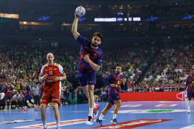 Daniel FERNANDEZ FC Barcelona, Barca Barca, 06) erzielt ein Tor, Aktion, Torwurf GER, Aalborg Handbold vs. FC Barcelona, Handball, TruckScout24 EHF FINAL4 2026, Halbfinale, Spielzeit 2025 2026, 13.06.2026, GER, Aalborg Handbold vs. FC Barcelona, Handball, TruckScout24 EHF FINAL4 2026, Halbfinale, Spielzeit 2025 2026, 13.06.2026, Koeln