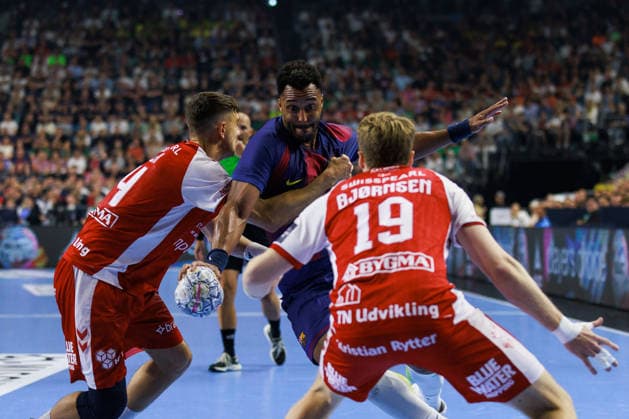 Timothey N GUESSAN FC Barcelona, Barca Barca, 19) erzielt ein Tor, Aktion, Torwurf GER, Aalborg Handbold vs. FC Barcelona, Handball, TruckScout24 EHF FINAL4 2026, Halbfinale, Spielzeit 2025 2026, 13.06.2026, GER, Aalborg Handbold vs. FC Barcelona, Handball, TruckScout24 EHF FINAL4 2026, Halbfinale, Spielzeit 2025 2026, 13.06.2026, Koeln