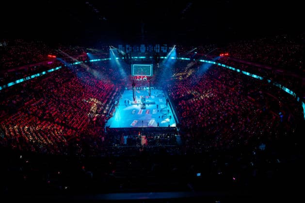 Köln, 12.05.2026, Handball, Herren, EHF Champions League Men 2025 26, Halbfinale, Aalborg Handball - FC Barcelona, Barca Show Act vor dem 2. Halbfinalspiel