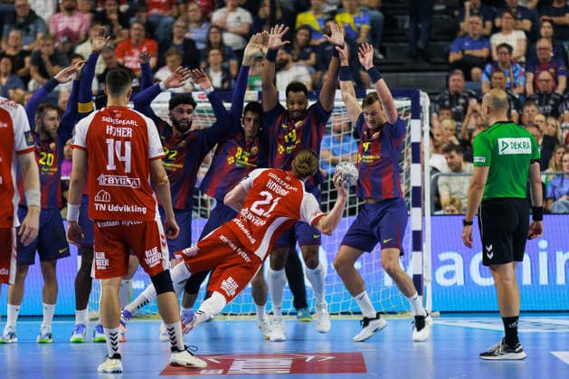 Juri KNORR (Aalborg Handbold, 21) erzielt ein Tor, Aktion, Torwurf GER, Aalborg Handbold vs. FC Barcelona, Barca Handball, TruckScout24 EHF FINAL4 2026, Halbfinale, Spielzeit 2025 2026, 13.06.2026, GER, Aalborg Handbold vs. FC Barcelona, Handball, TruckScout24 EHF FINAL4 2026, Halbfinale, Spielzeit 2025 2026, 13.06.2026, Koeln