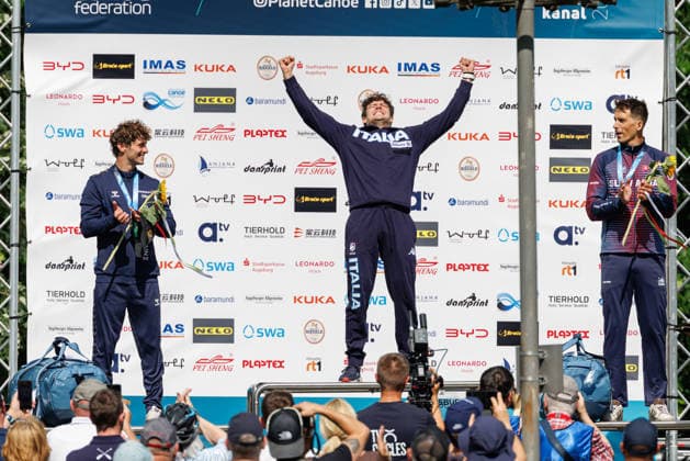 Raffaello Ivaldi (ITA), Adam Burgess (GBR), Matej Benus (SVK) bei ICF CANOE SLALOM WORLD CUP, Kanusport, Männer, Canadier, 2026, am 13.06.2026 in Augsburg, Eiskanal. Bayern Deutschland