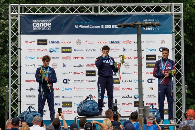 Raffaello Ivaldi (ITA), Adam Burgess (GBR), Matej Benus (SVK) bei ICF CANOE SLALOM WORLD CUP, Kanusport, Männer, Canadier, 2026, am 13.06.2026 in Augsburg, Eiskanal. Bayern Deutschland