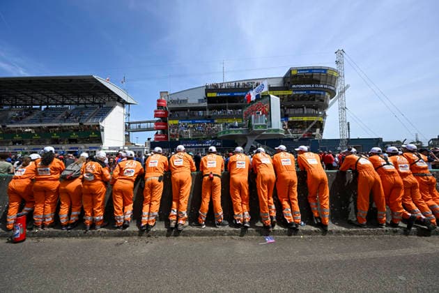 MOTORSPORT : 24 heures du Mans - 13 06 2026 Track marshals, during the 24 Hours of Le Mans race, fourth round of the FIA ‹‹WEC 2026 Championship, on the 24 Hours of Le Mans circuit on June 13 and 14, 2026 in France. LE MANSFrance  Copyright: xMPSxAGENCYx