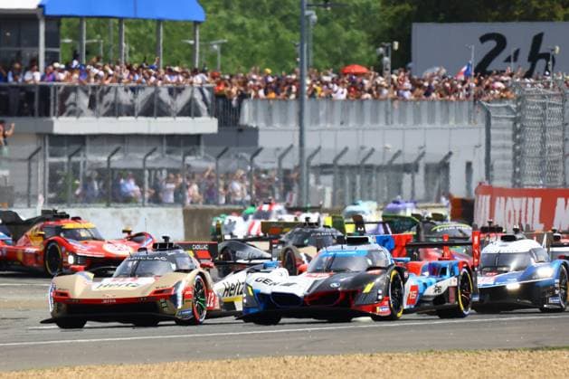 Automobile 24 Heures du Mans PHOTOPQR LE COURRIER PICARD Haslin ; Le Mans ; 13 06 2026 ; 13 06 26 Automobile 24 Heures du Mans - BMW WRT N°15 Magnussen -Marciello - Vanthoor CADILLAC N° 12 Deletraz - Stevens - Nato Photo Fred Haslin Le Mans, France, june 13th 2026 24 Hours of Le Mans Le Mans 72 France  Copyright: xPHOTOPQR LExCOURRIERxPICARD MAXPxHaslinx 20260613LCP8769 20260613LCP8769