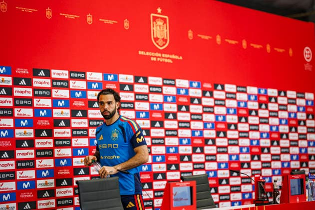 Sapin national team, Nationalteam World Cup - 13 06 2026 press conference, PK, Pressekonferenz of David Raya of Spain during the Spanish national team s training session at their World Cup base camp at the Baylor School in Chattanooga, United States of America on June 13, 2026. Photo (PGS Photo Agency) Chattanooga United Satates of America Copyright: xPGSxPhotoxAgencyx