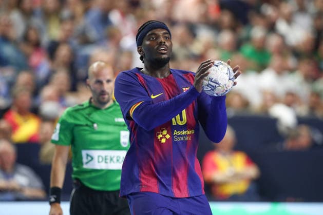 13.06.2025, xtgx, Handball, EHF Champions League Halbfinale, Aalborg Handbold - FC Barcelona, Barca v.l. Dika Mem (Barcelona, 10) Koeln