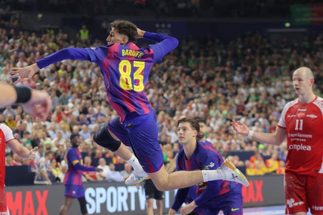 13.06.2025, xtgx, Handball, EHF Champions League Halbfinale, Aalborg Handbold - FC Barcelona, Barca v.l. Ian Barrufet (Barcelona, 83) wirft Tor, Torschuetze, erzielt Tor, Treffer, scores the goal Koeln