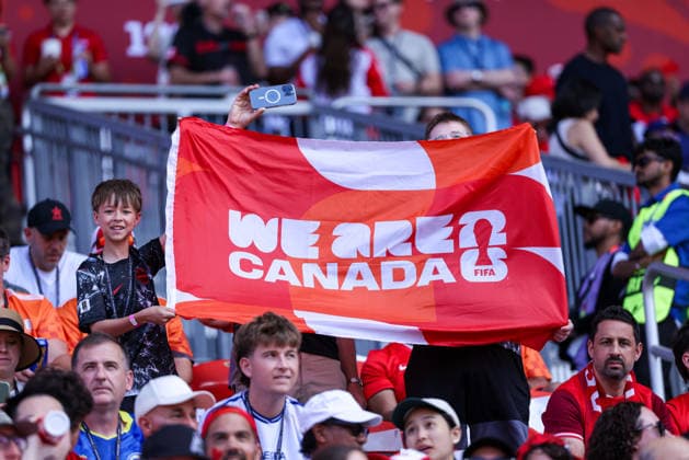 Canada v Bosnia and Herzegovina: Group B - FIFA World Cup, WM, Weltmeisterschaft, Fussball 2026 A young Team Canada fan displays a We are Canada banner to show support during the FIFA World Cup 2026 group stage match between Canada and Bosnia and Herzegovina at Toronto Stadium in Toronto, Ontario, Canada, on June 12, 2026. Toronto Ontario Canada  Copyright: xIndrawanxKumalax originalFilename:kumala-thefifaw260612_npAlz.jpg