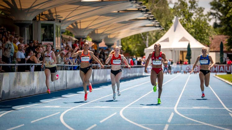 MANNHEIM, GERMANY - JUNE 13, 2026 : Jana de Raedt (BEL Belgium), Joy Umegbolu (SUI Switzerland), Carina Stettler (SUI Switzerland), Lena Anochili (GER Hamburger SV), Mia Rahnfeld (GER LAC Erdgas Chemnitz) competing in the women’s U20 100m during the Juniorengala 2026 at Michael-Hoffmann-Stadion on June 13, 2026 in Mannheim, Germany. Baden-Wuerttemberg Germany Copyright: xAxelxKohringx