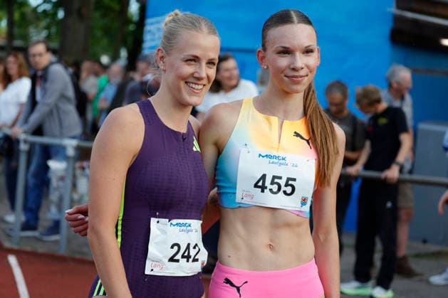 13.06.2026 Leichtathletik Merck Laufgala Pfungstadt TSV Stadion mit Top-Läufen hier 800m Lauf - zwei Läuferinnen unter 2 Minuten Nr 242 Majtie KOLBERG LG Kreis Ahrweiler in 1:58.67 Min und Nr 455 Ziva Remic Slowenien (2009) in 1:59.64 min Pfungstadt Hessen Deutschland