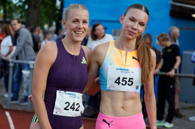 13.06.2026 Leichtathletik Merck Laufgala Pfungstadt TSV Stadion mit Top-Läufen hier 800m Lauf - zwei Läuferinnen unter 2 Minuten Nr 242 Majtie KOLBERG LG Kreis Ahrweiler in 1:58.67 Min und Nr 455 Ziva Remic Slowenien (2009) in 1:59.64 min Pfungstadt Hessen Deutschland