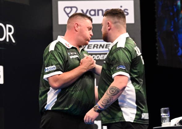13.06.2026, xhbx, Dart World Cup of Darts 2026, v.l. Daryl Gurney (Nordirland), Josh Rock (Nordirland) jubeln jubelt nach Spielende. (DFL DFB REGULATIONS PROHIBIT ANY USE OF PHOTOGRAPHS as IMAGE SEQUENCES and or QUASI-VIDEO) Frankfurt