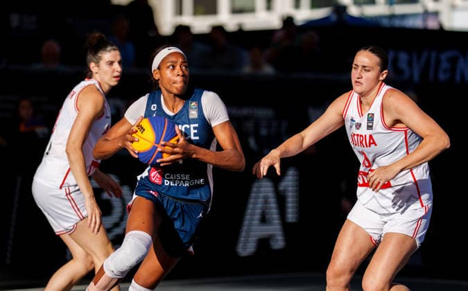 BASKETBALL - FIBA 3x3 World Tour VIENNA,AUSTRIA,13.JUN.26 - BASKETBALL - FIBA 3x3 World Tour. Image shows Anja Fuchs-Robetin (AUT), Myriam Djekoundade (FRA) and Alexia Allesch (AUT).  GEPAxpictures xEdgarxEisner
