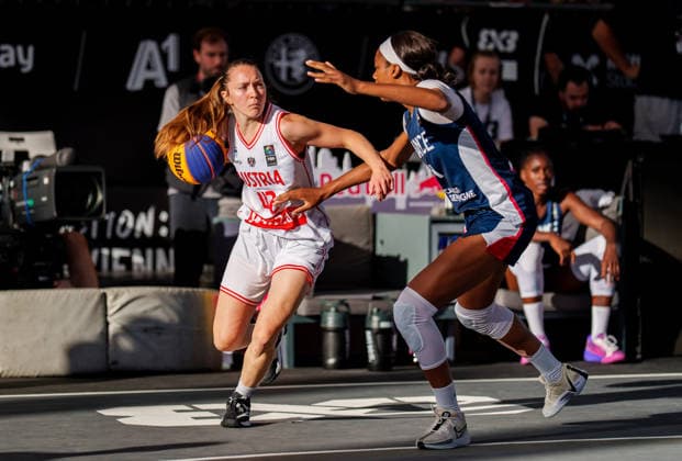 BASKETBALL - FIBA 3x3 World Tour VIENNA,AUSTRIA,13.JUN.26 - BASKETBALL - FIBA 3x3 World Tour. Image shows Sigrid Koizar (AUT) and Myriam Djekoundade (FRA).  GEPAxpictures xEdgarxEisner