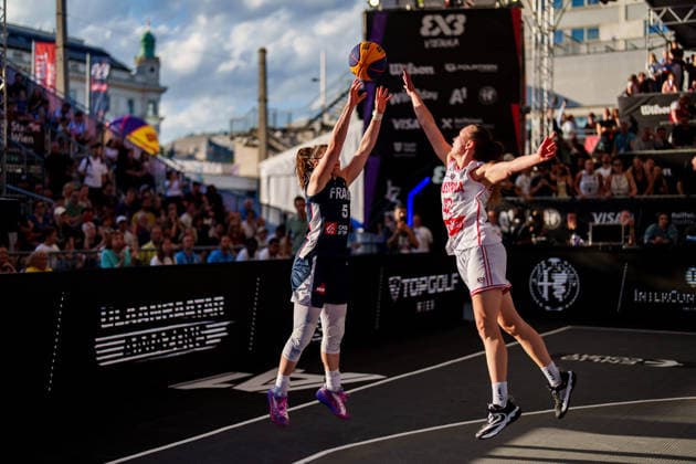BASKETBALL - FIBA 3x3 World Tour VIENNA,AUSTRIA,13.JUN.26 - BASKETBALL - FIBA 3x3 World Tour. Image shows Marie-Eve Paget (FRA) and Sigrid Koizar (AUT).  GEPAxpictures xEdgarxEisner
