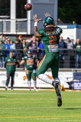 13.06.2026 American Football German Football League 2026 Kiel Baltic Hurricanes - Düsseldorf Panther (Kiel in Grün, Düsseldorf in Weiß) Jarvis McClam Kiel Kilia-Stadion, Hasseldieksdammer Schleswig Holstein Deutschland