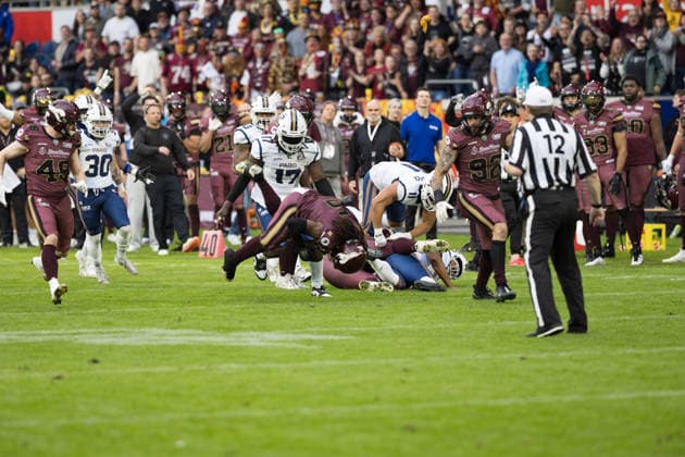 17 Randy Abandzounou (Defensive Tackle) Paris Lights tackle 5 Nazir Streater (Defensive Back) Rhein Fire Rhein Fire vs Paris Lights, American Football, American Football League Europe, WEEK 4, 2026, 13.06.2026, Duisburg Schauinsland-Reisen-Arena Germany Copyright: xFootxBowl ChristopherxMettkenx