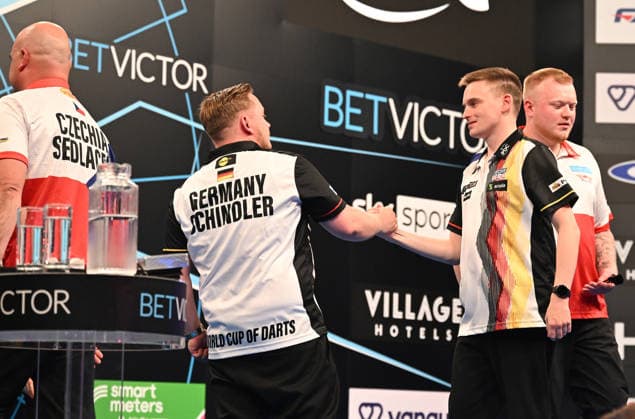 13.06.2026, xhbx, Dart World Cup of Darts 2026, v.l. Martin Schindler (Deutschland), Ricardo Pietreczko (Deutschland) jubeln jubelt nach Spielende. (DFL DFB REGULATIONS PROHIBIT ANY USE OF PHOTOGRAPHS as IMAGE SEQUENCES and or QUASI-VIDEO) Frankfurt