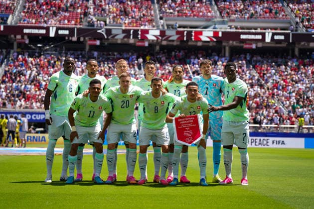 USA: Fussball FIFA World Cup, WM, Weltmeisterschaft, Fussball 2026 Gruppe B Schweiz vs Qatar Levi™s Stadium (Santa Clara, Kalifornien): Mannschaftsfoto, Totale