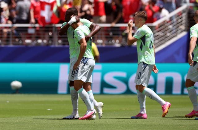 FIFA World Cup, WM, Weltmeisterschaft, Fussball 2026 - Group B - Qatar vs Switzerland Denis Zakaria of Switzerland (L) and Remo Freuler of Switzerland (2L) react during the FIFA World Cup 2026 group stage match Qatar against Switzerland, in San Francisco, USA, 13 June 2026. SAN FRANCISCO United States  Copyright: xBENJAMINxFANJOYx