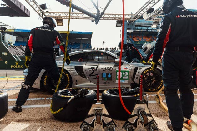 24 HEURES DU MANS 2026 - RACE - SATURDAY 92 SHAHIN Yasser (aus), PERA Riccardo (ita), LIETZ Richard (aut), The Bend Manthey, Porsche 911 GT3 R LMGT3 92, LM GT3, action during the 24 Hours of Le Mans 2026, 3rd round of the 2026 FIA World Endurance Championship, on June 13, 2026 on the Circuit des 24 Heures du Mans in Le Mans, France -  Copyright: xAndreaxLorenzinax