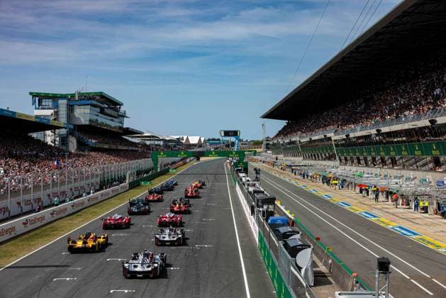 24 HEURES DU MANS 2026 - RACE - SATURDAY 15 MAGNUSSEN Kevin (dnk), MARCIELLO Raffaele (swi), VANTHOOR Dries (bel), BMW M Team WRT, BMW M Hybrid V8 15, Hypercar, action 12 DELETRAZ Louis (swi), STEVENS Will (gbr), NATO Norman (fra), Cadillac Hertz Team Jota, Cadillac V-Series.R 12, Hypercar, action 35 FELIX DA COSTA Antonio (prt), MILESI Charles (fra), HABSBURG Ferdinand (aut), Alpine Endurance Team, Alpine A424 35, Hypercar, action 20 FRIJNS Robin (nld), RAST RenÃ (ger), VAN DER LINDE Sheldon (zaf), BMW M Team WRT, BMW M Hybrid V8 20, Hypercar, action start of the race, depart, during the 24 Hours of Le Mans 2026, 3rd round of the 2026 FIA World Endurance Championship, on June 13, 2026 on the Circuit des 24 Heures du Mans in Le Mans, France -  Copyright: xGERMAINxHAZARDx