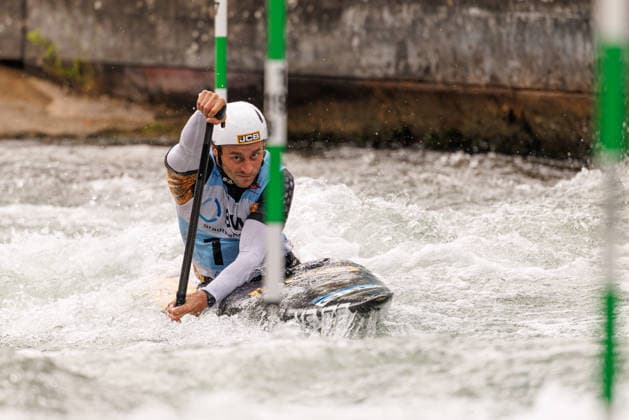 Adam Burgess (GBR) bei ICF CANOE SLALOM WORLD CUP, Kanusport, Männer, Canadier, 2026, am 13.06.2026 in Augsburg, Eiskanal. Bayern Deutschland