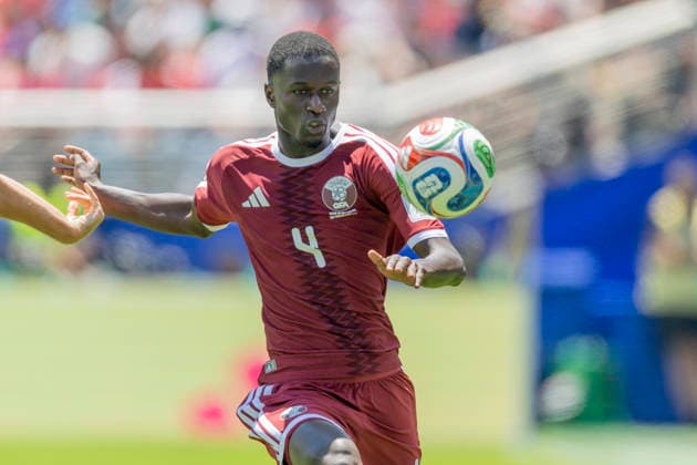SANTA CLARA, CA - JUNE 13: Issa Laye 4 of Qatar chases the ball during the first half of the FIFA World Cup, WM, Weltmeisterschaft, Fussball 2026 Group B match between Qatar and Switzerland on June 13, 2026 at the San Francisco Bay Area Stadium in Santa Clara, CA. (Photo by Bob Kupbens Icon Sportswire) SOCCER: JUN 13 FIFA World Cup 26 Group B - Qatar vs Switzerland EDITORIAL USE ONLY Icon260613011