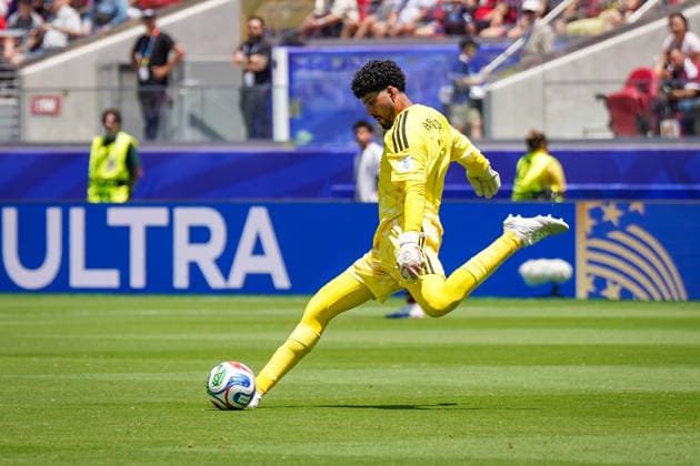 USA: Fussball FIFA World Cup, WM, Weltmeisterschaft, Fussball 2026 Gruppe B Schweiz vs Qatar Levi™s Stadium (Santa Clara, Kalifornien): Mahmoud Abunada (Qatar, 1)