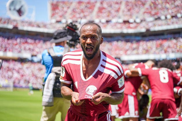 USA: Fussball FIFA World Cup, WM, Weltmeisterschaft, Fussball 2026 Gruppe B Schweiz vs Qatar Levi™s Stadium (Santa Clara, Kalifornien): Tor und Torjubel zum 1:1 Ausgleich kurz vor Spielende durch Boualem Khoukhi (Qatar, 16) Freude, Emotionen, Jubel Ahmed Fathy (Qatar, 20)