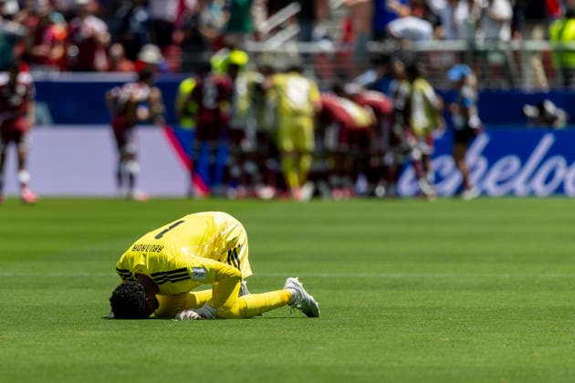 SANTA CLARA, CA - JUNE 13: Mahmud Abunada 1 of Qatar celebrates his team™s equalizer 1-1 during the second half of the FIFA World Cup, WM, Weltmeisterschaft, Fussball 2026 Group B match between Qatar and Switzerland on June 13, 2026 at the San Francisco Bay Area Stadium in Santa Clara, CA. (Photo by Bob Kupbens Icon Sportswire) SOCCER: JUN 13 FIFA World Cup 26 Group B - Qatar vs Switzerland EDITORIAL USE ONLY Icon260613029