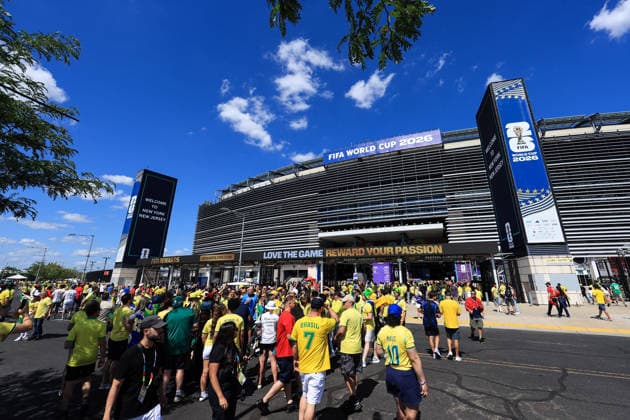 Football - FIFA World Cup, WM, Weltmeisterschaft, Fussball - Group C - Brazil v Morocco 13th June 2026 - FIFA World Cup - Group C - Brazil v Morocco - Fans approach the Metlife Stadium - Photo: Simon Stacpoole Offside. New Jersey USA