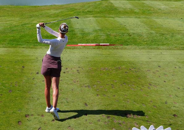 MIDLAND, MI - JUNE 13: LPGA, Golf Damen golfer Nelly Korda plays her tee shot on the 18th hole on June 13, 2026, during the third round of the LPGA Dow Championship at Midland Country Club in Midland, Michigan. (Photo by Brian Spurlock Icon Sportswire) GOLF: JUN 13 LPGA Dow Championship EDITORIAL USE ONLY Icon26061310