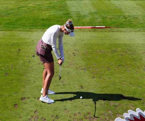 MIDLAND, MI - JUNE 13: LPGA, Golf Damen golfer Nelly Korda plays her tee shot on the 18th hole on June 13, 2026, during the third round of the LPGA Dow Championship at Midland Country Club in Midland, Michigan. (Photo by Brian Spurlock Icon Sportswire) GOLF: JUN 13 LPGA Dow Championship EDITORIAL USE ONLY Icon2606137