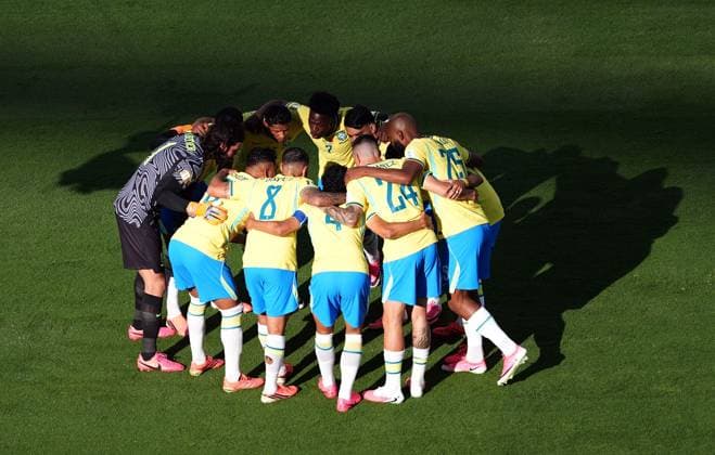 Brazil players huddle together before kick off Brazil v Morocco, 2026 FIFA World Cup, WM, Weltmeisterschaft, Fussball Group C, Football, New York New Jersey Stadium, East Rutherford, New Jersey, USA - 13 Jun 2026East Rutherford New York New Jersey Stadium New Jersey (NJ) United States of America EDITORIAL USE ONLY No use with unauthorised audio, video, data, fixture lists, club league logos or live services. Online in-match use limited to 120 images, no video emulation. No use in betting, games or single club league player publications.  Copyright: xIsmaelxAdnan Shutterstockx 16924266f
