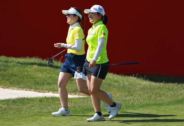Dow Championship Midland, MI - JUNE 13: Yuna Hishimura of Japan (left) walks with her teammate Ayaka Furue of Japan (right) on the 18th green during the third round of the Dow Championship at Midland Country Club on June 13, 2026 in Midland, Michigan. Midland Michigan United States  Copyright: xAmyxLemusx originalFilename:lemus-dowchamp260613_npZta.jpg