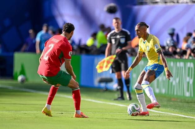 Achraf Hakimi (Morocco) and Raphinha (Brazil) battle for the ball during the FIFA World Cup, WM, Weltmeisterschaft, Fussball 2026 Group C match between Brazil and Morocco at New York New Jersey Stadium on June 13, 2026 in East Rutherford, United States. (Photo by Harry Langer DeFodi Images) -
