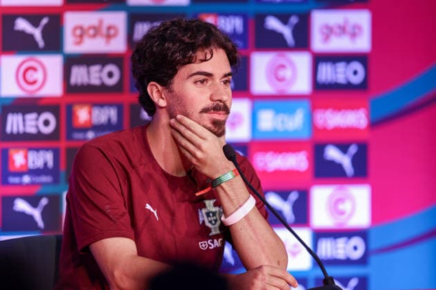 PALM BEACH GARDENS, FL - JUNE 13: Vitinha 23 of Portugal talks to the media prior to a FIFA World Cup, WM, Weltmeisterschaft, Fussball 26 Portugal team open training session at the Gardens North County District Park, Palm Beach Gardens, Florida.(Photo:Chris Arjoon) SOCCER: JUN 13 FIFA World Cup 26 - Portugal Training EDITORIAL USE ONLY Icon26061300100002