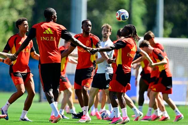 Belgian national football team - FIFA World Cup, WM, Weltmeisterschaft, Fussball 2026 - media activities 13 06 2026 RENTON, UNITED STATES OF AMERICA - JUNE 13 : Lukebakio Dodi forward of Belgium and Doku Jeremy forward of Belgium pictured during a training session of the Belgian national football team during the FIFA World Cup 2026 on June 13, 2026 in Renton, United States of America, 13 06 2026 Renton United States of America  Copyright: xJanxDexMeuleneirx