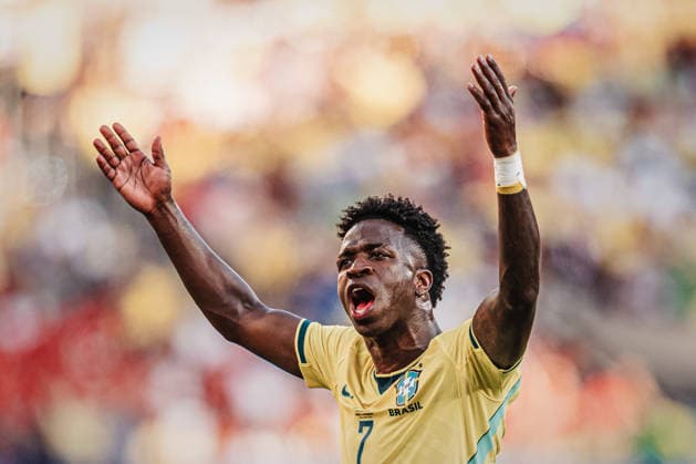 Fußball Herren FIFA Fußball-Weltmeisterschaft 2026 Gruppe C Brasilien vs. Marokko 13.06.2026 Vinicius Junior ( 7, Brasilien) heizt die Fans ein jubelt Emotionen East Rutherford New York New Jersey Stadion New Jersey United States of America *** Soccer Men FIFA World Cup 2026 Group C Brazil vs Morocco 13 06 2026 Vinicius Junior 7, Brazil heats up the fans cheers emotions East Rutherford New York New Jersey Stadium New Jersey United States of America