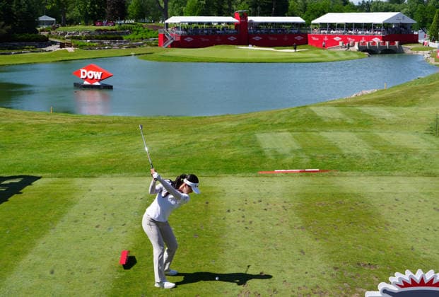 MIDLAND, MI - JUNE 13: LPGA, Golf Damen golfer Ina Yoon plays her tee shot on the 18th hole on June 13, 2026, during the third round of the LPGA Dow Championship at Midland Country Club in Midland, Michigan. (Photo by Brian Spurlock Icon Sportswire) GOLF: JUN 13 LPGA Dow Championship EDITORIAL USE ONLY Icon26061325
