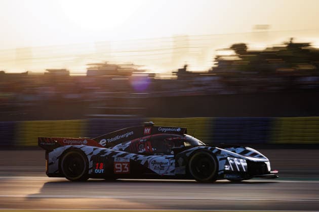 24 HEURES DU MANS 2026 - RACE - SATURDAY 93 DI RESTA Paul (gbr), VANDOORNE Stoffel (bel), CASSIDY Nick (nzl), Peugeot TotalEnergies, Peugeot 9X8 93, Hypercar, action, during the 24 Hours of Le Mans 2026, 3rd round of the 2026 FIA World Endurance Championship, on June 13, 2026 on the Circuit des 24 Heures du Mans in Le Mans, France - Le MansFrance  Copyright: xFREDERICxLExFLOCxHx