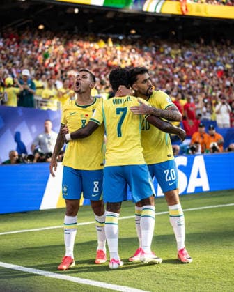 Vinicius Junior of Brazil and teammates celebrate after scoring the team s first goal during a FIFA Men’s World Cup 2026 Group Stage football match between Brazil and Morocco at New York New Jersey Stadium, in East Rutherford on June 13th 2026 (Photo by Ricardo Nogueira SPP)  Copyright: xRicardoxNogueira SPPx Sportspressphoto_SPR165866