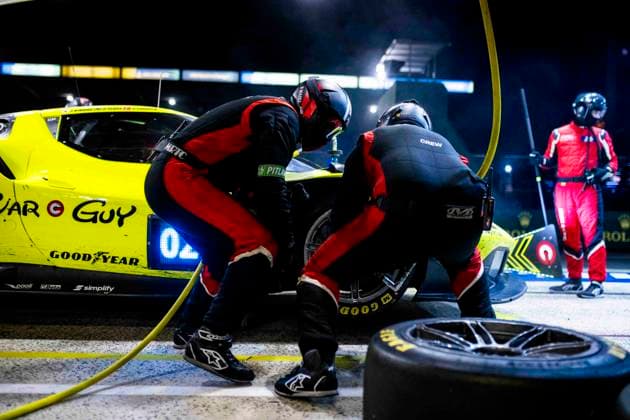 24 HEURES DU MANS 2026 - RACE - SUNDAY 57 KIMURA Takeshi (jpn), LAURSEN Conrad (dnk), SERRA Daniel (bra), Kessel Racing, Ferrari 296 LMGT3 Evo 57, LM GT3, pitstop, arrÃªt aux stands during the 24 Hours of Le Mans 2026, 3rd round of the 2026 FIA World Endurance Championship, on June 14, 2026 on the Circuit des 24 Heures du Mans in Le Mans, France - Le MansFrance  Copyright: xFabrizioxBoldonix
