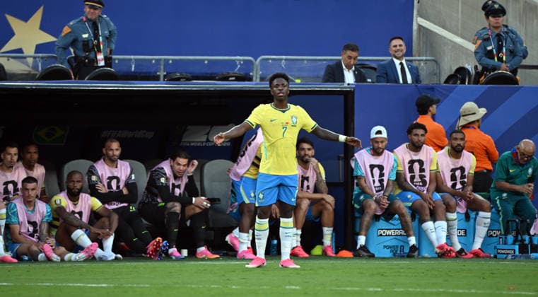 Fußball, Herren, FIFA World Cup, WM, Weltmeisterschaft, Fussball 2026 in Mexiko, Kanada und USA, Spiel in New York New Jersey (Gruppe C, 1. Spieltag), Brasilien - Marokko, v.l. Vinicius Junior (Brasilien), Neymar (Brasilien) , 13.06. 2026,